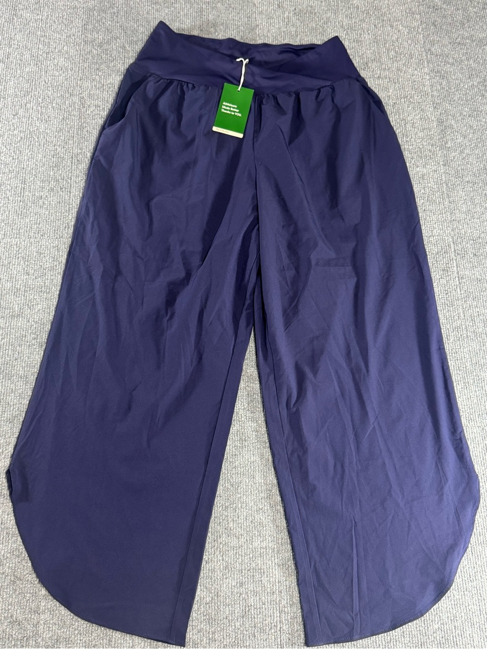 NWT Halara Breezeful High Waisted Tulip Hem Pants M Navy Resort Core Clean Girl